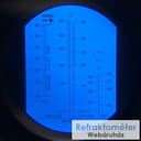 Optische Skala mit Kennzeichnungen für Batterie, Propylenglykol, Ethylenglykol und Scheibenwaschanlage.