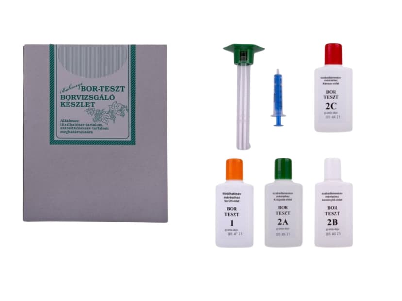 Abgebildetes BOR-TESZT-Set: Anleitung, Messhilfe, blaue Spritze und vier Flaschen.
